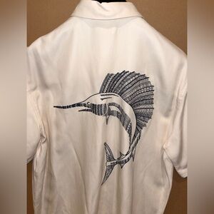 Mint Tori Richard Button up Shirt Embroidered Marlin Beige Mens Medium M Hawaii